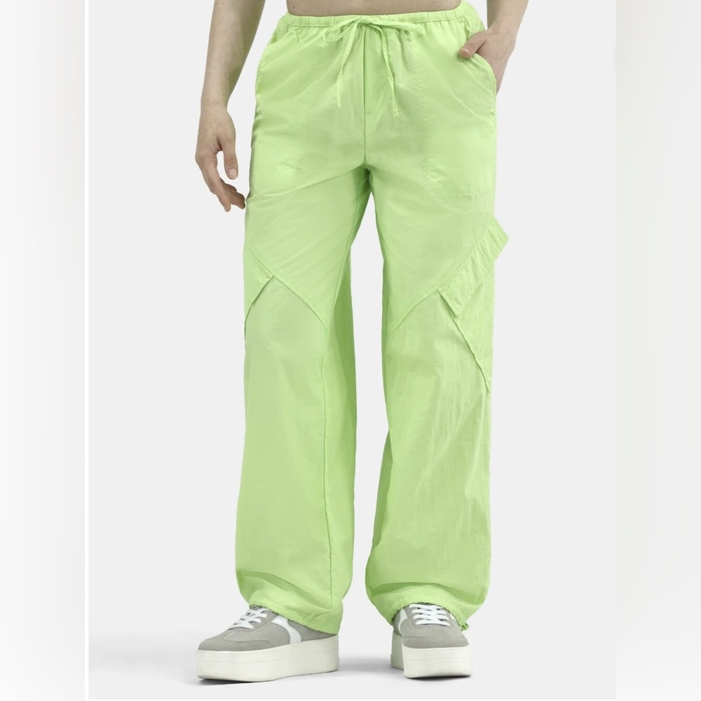 NWT No Boundaries Neon Green High Rise Baggy Nylon Parachute Cargo Pants XS - Picture 2 of 9